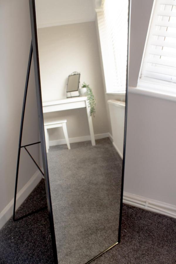 Frankby Cosy 3Bed Bungalow In West Kirby, Free Parking מראה חיצוני תמונה